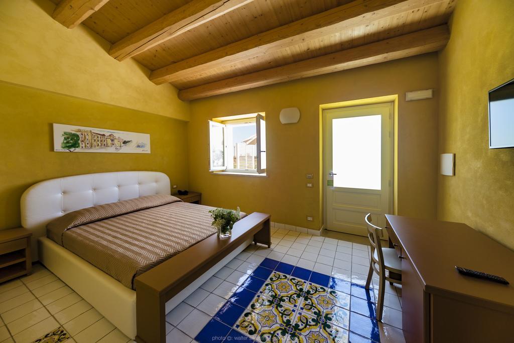Hotel Casale Milocca Сиракуза Екстериор снимка